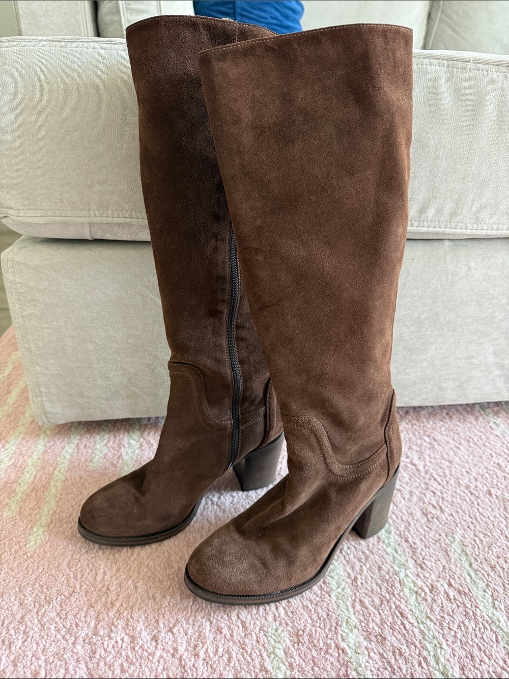 Vero Cuoio Dark Brown Suede Block Heel Boots Women’s 9